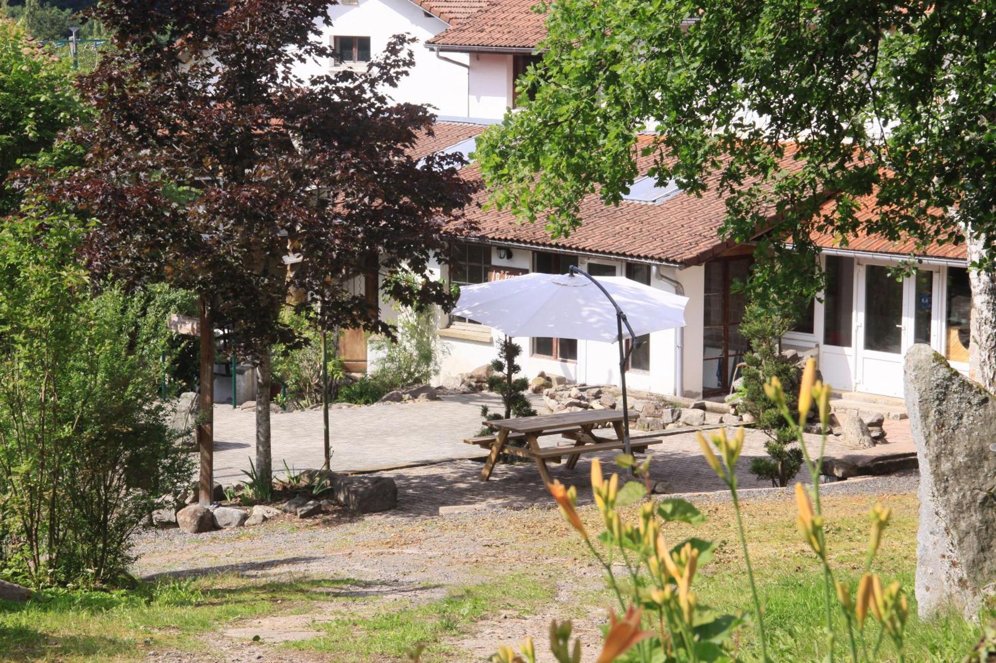 Notre Dame Des Monts Hotel *